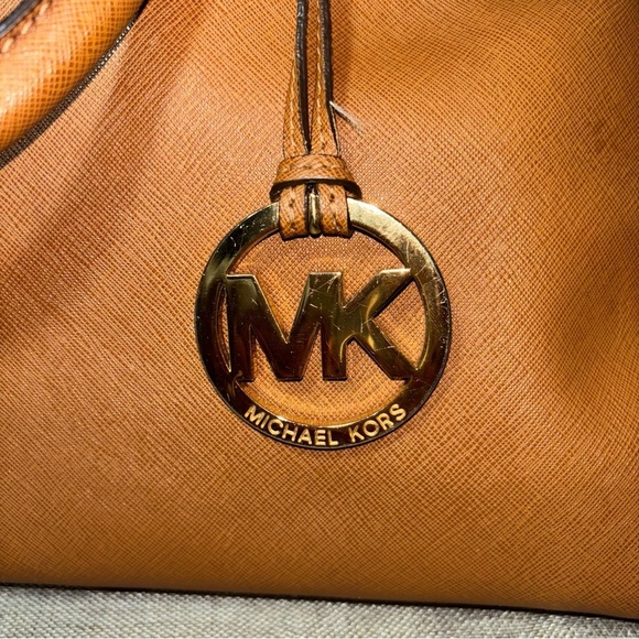 MICHAEL KORS Carmel Saffiano Satchel Shoulder bag. - Picture 2 of 11